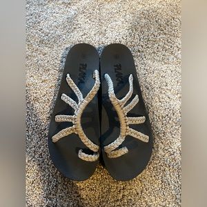 PLAKA. Amazon brand. Size 8. Like brand new! Braided straps